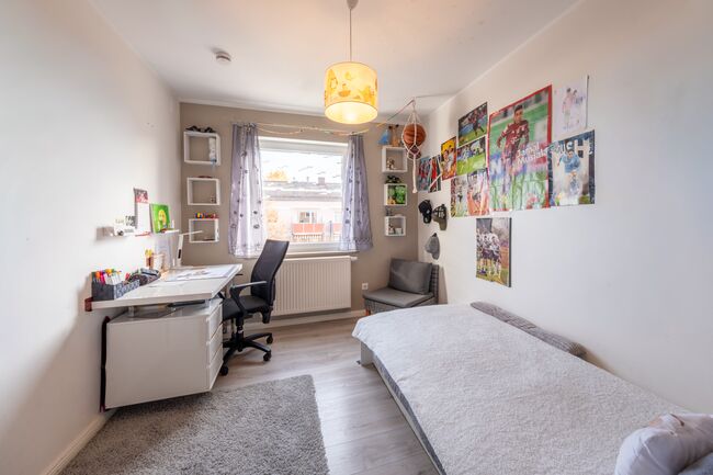 Vielseitig nutzbares Zimmer – perfekt als Kinder-, Gäste- oder Arbeitszimmer.