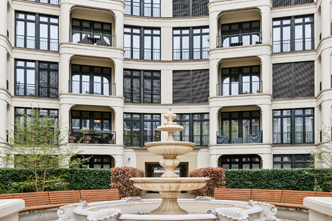 Innenhof mit Brunnen