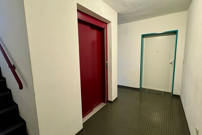 Flur mit Aufzug